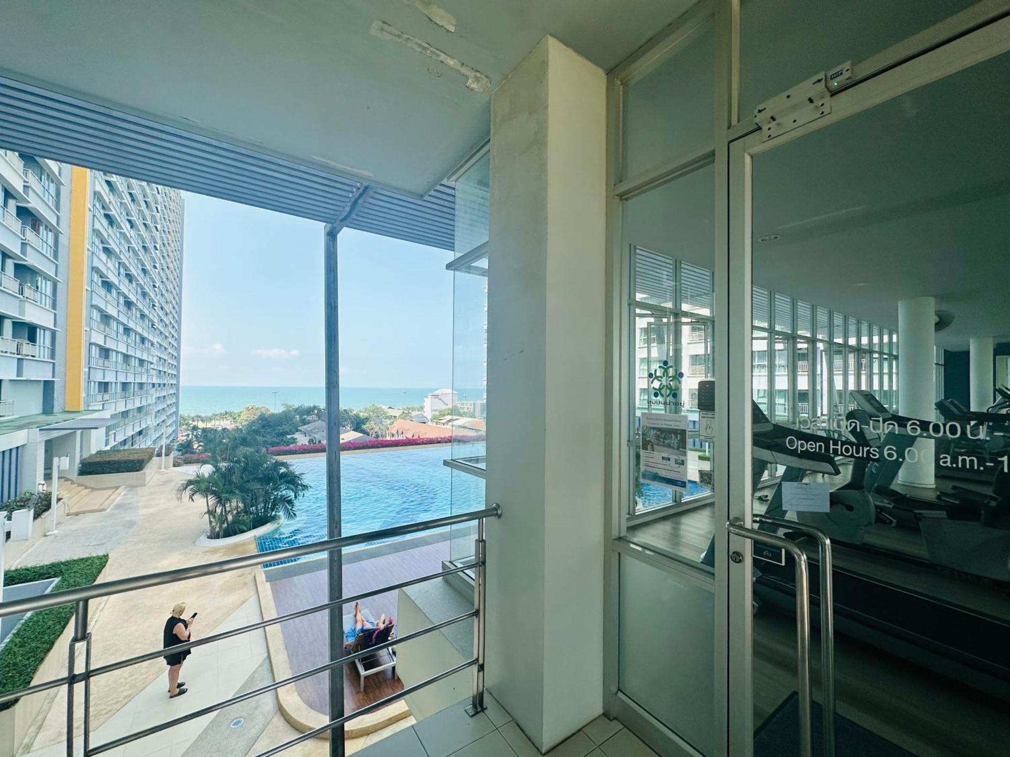 Seaview Beach Room Lumpini-Pool And Gym Face To Ocean Jomtien Beach Exterior foto