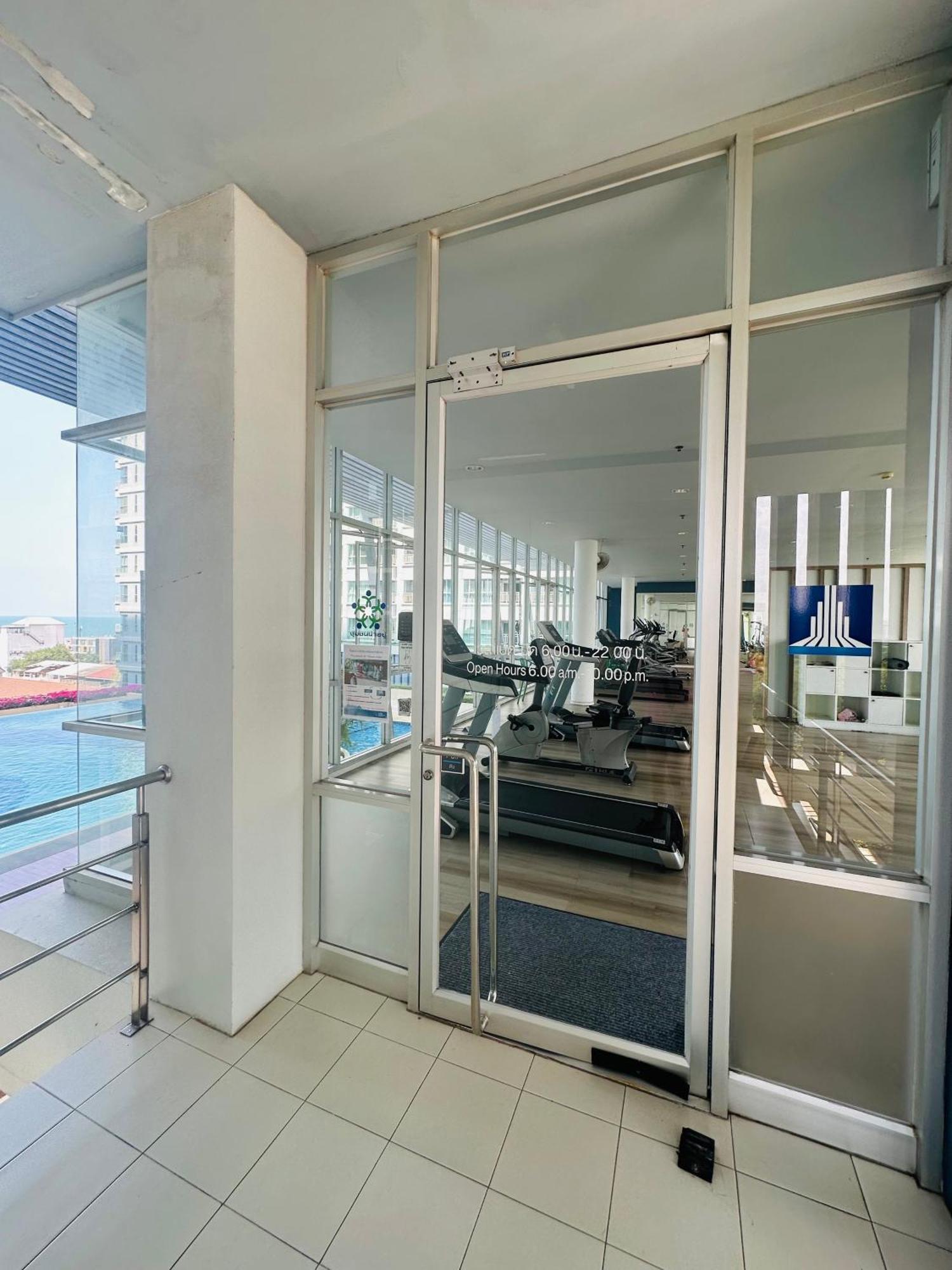 Seaview Beach Room Lumpini-Pool And Gym Face To Ocean Jomtien Beach Exterior foto