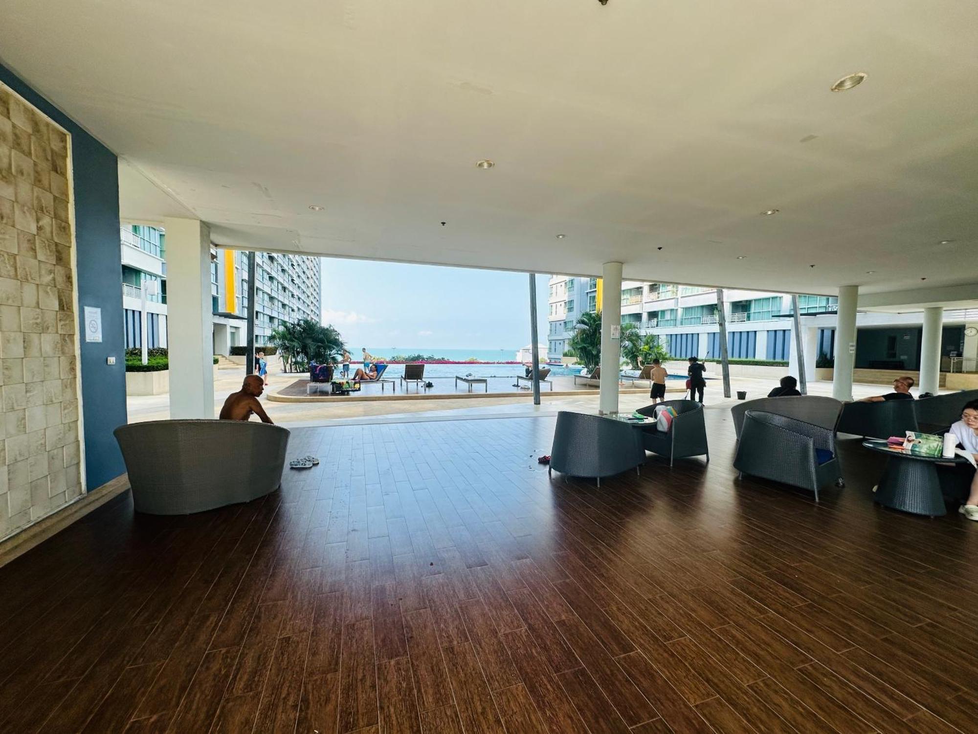 Seaview Beach Room Lumpini-Pool And Gym Face To Ocean Jomtien Beach Exterior foto