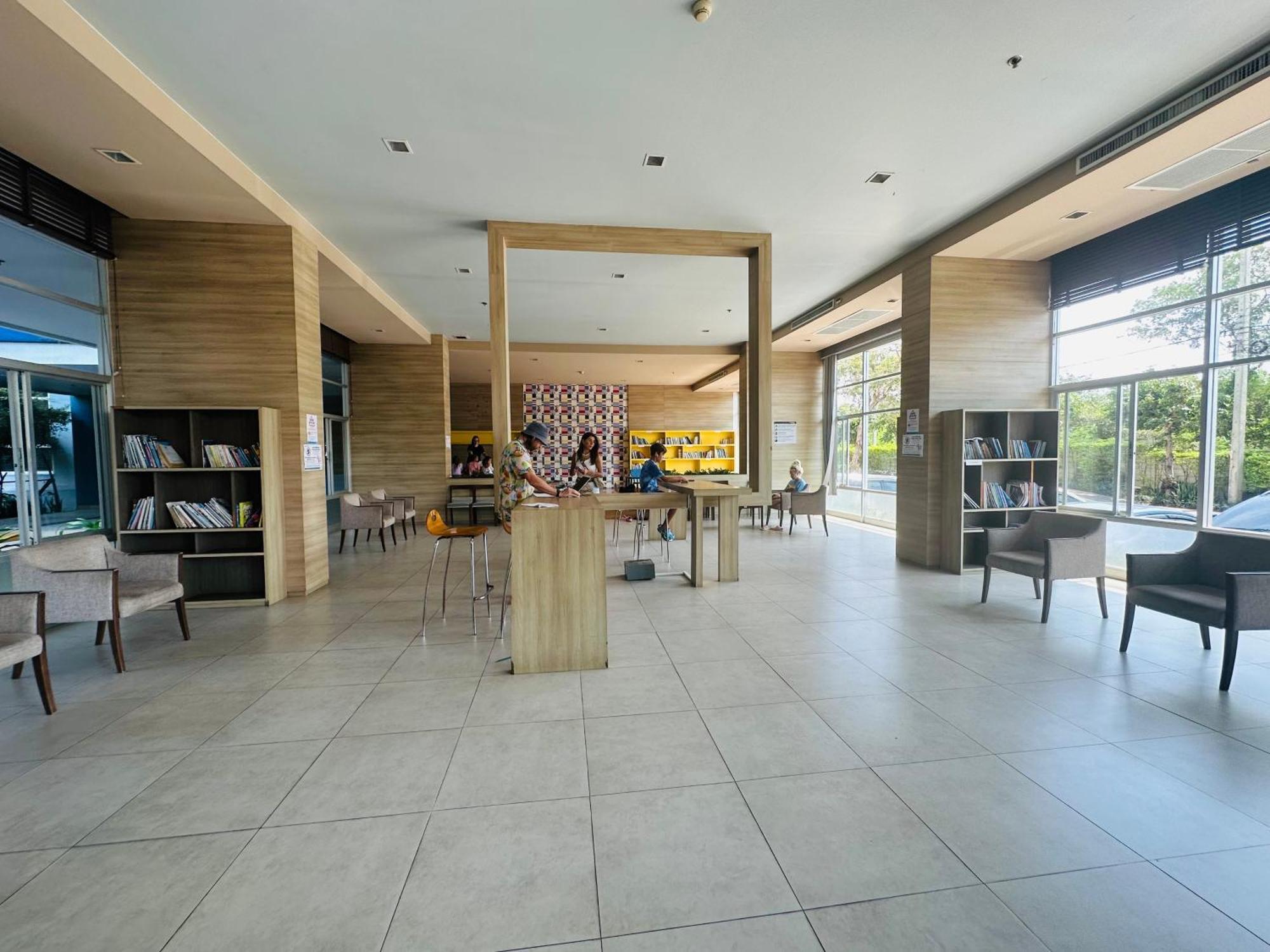 Seaview Beach Room Lumpini-Pool And Gym Face To Ocean Jomtien Beach Exterior foto