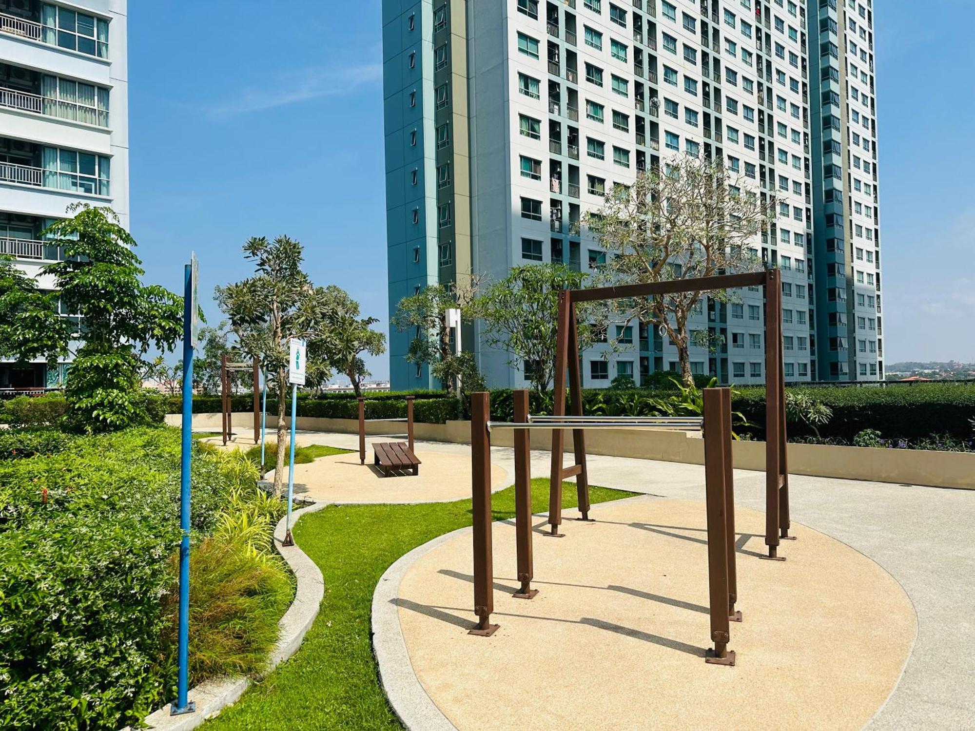 Seaview Beach Room Lumpini-Pool And Gym Face To Ocean Jomtien Beach Exterior foto