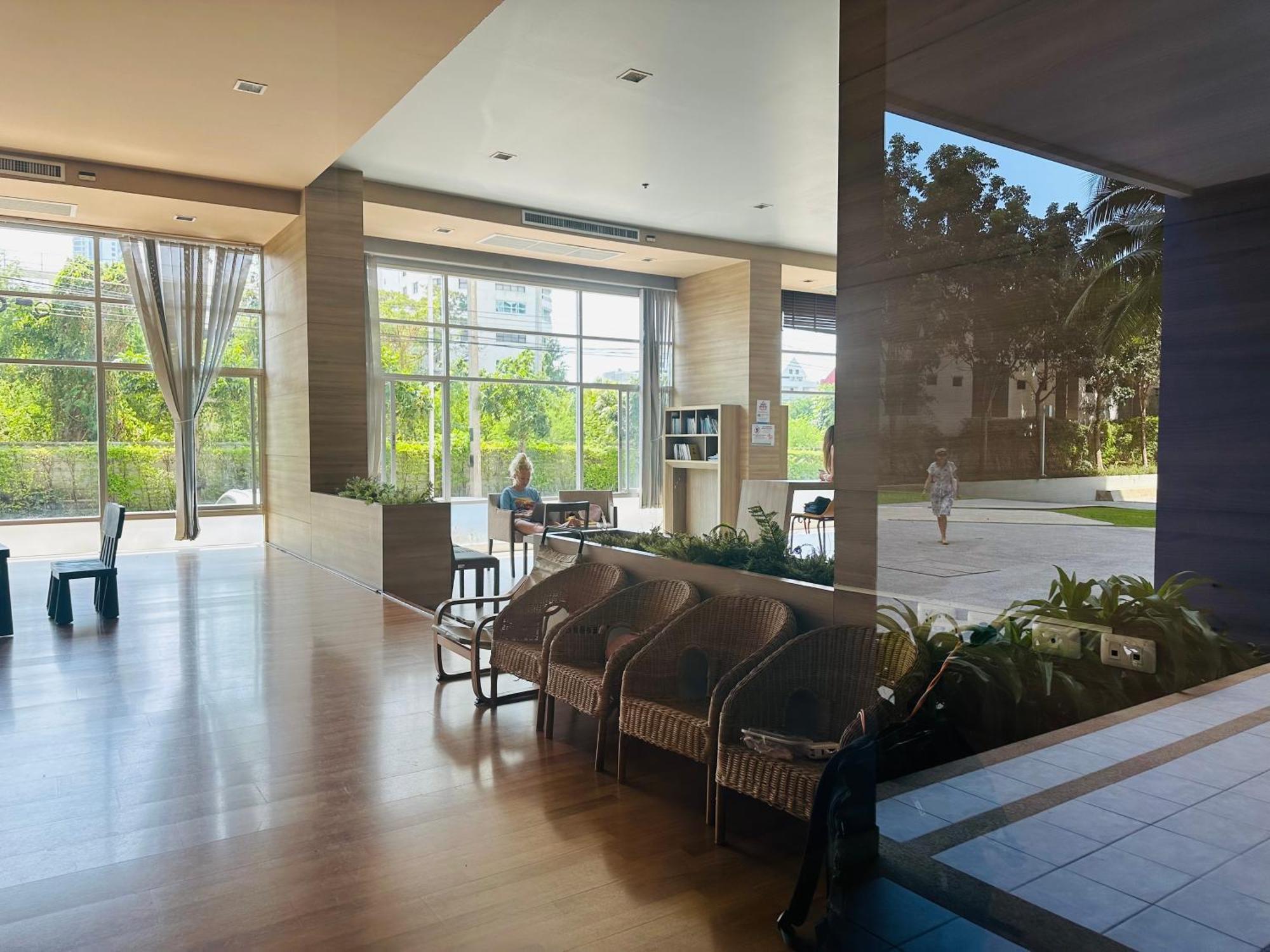 Seaview Beach Room Lumpini-Pool And Gym Face To Ocean Jomtien Beach Exterior foto