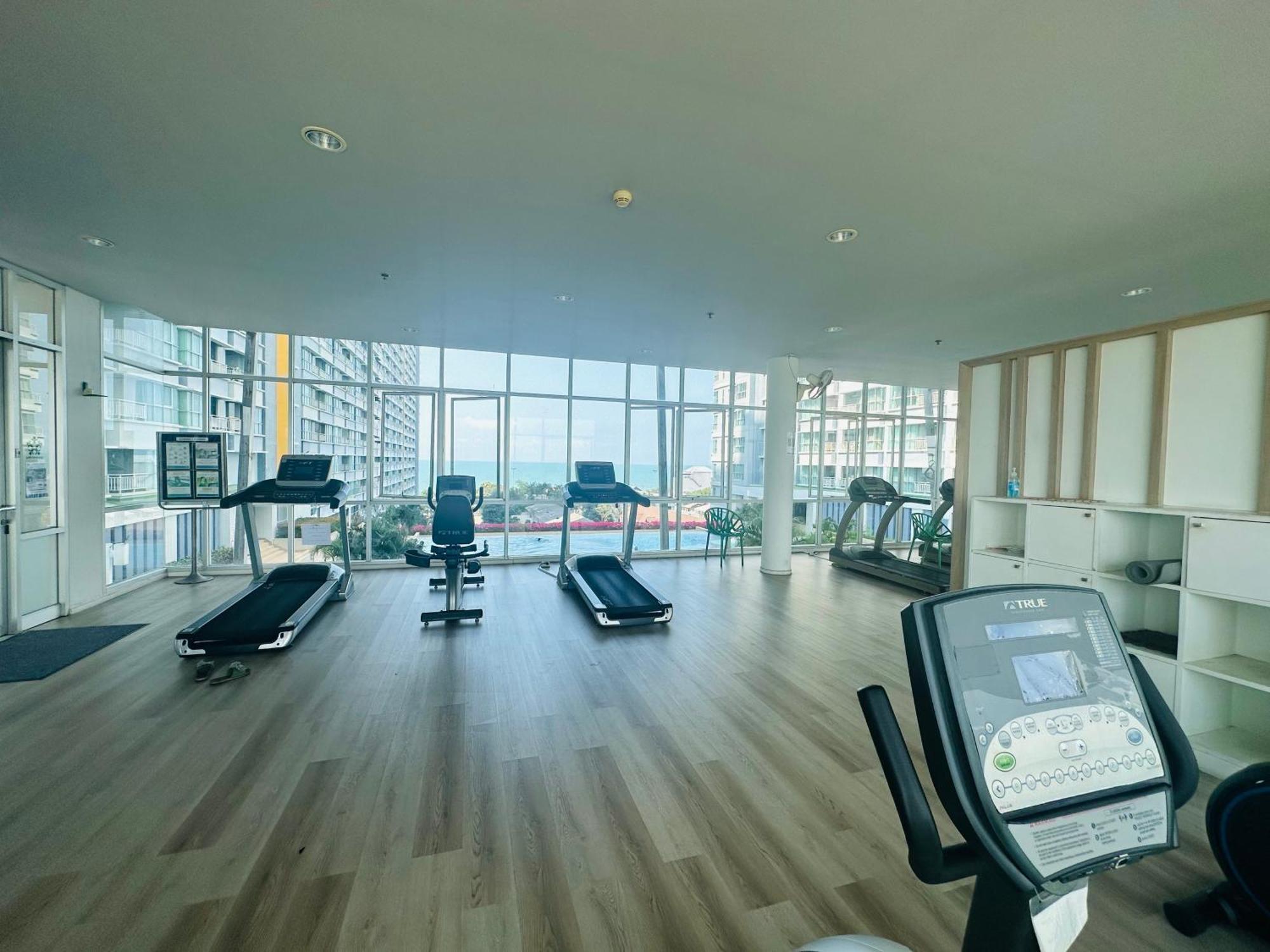 Seaview Beach Room Lumpini-Pool And Gym Face To Ocean Jomtien Beach Exterior foto