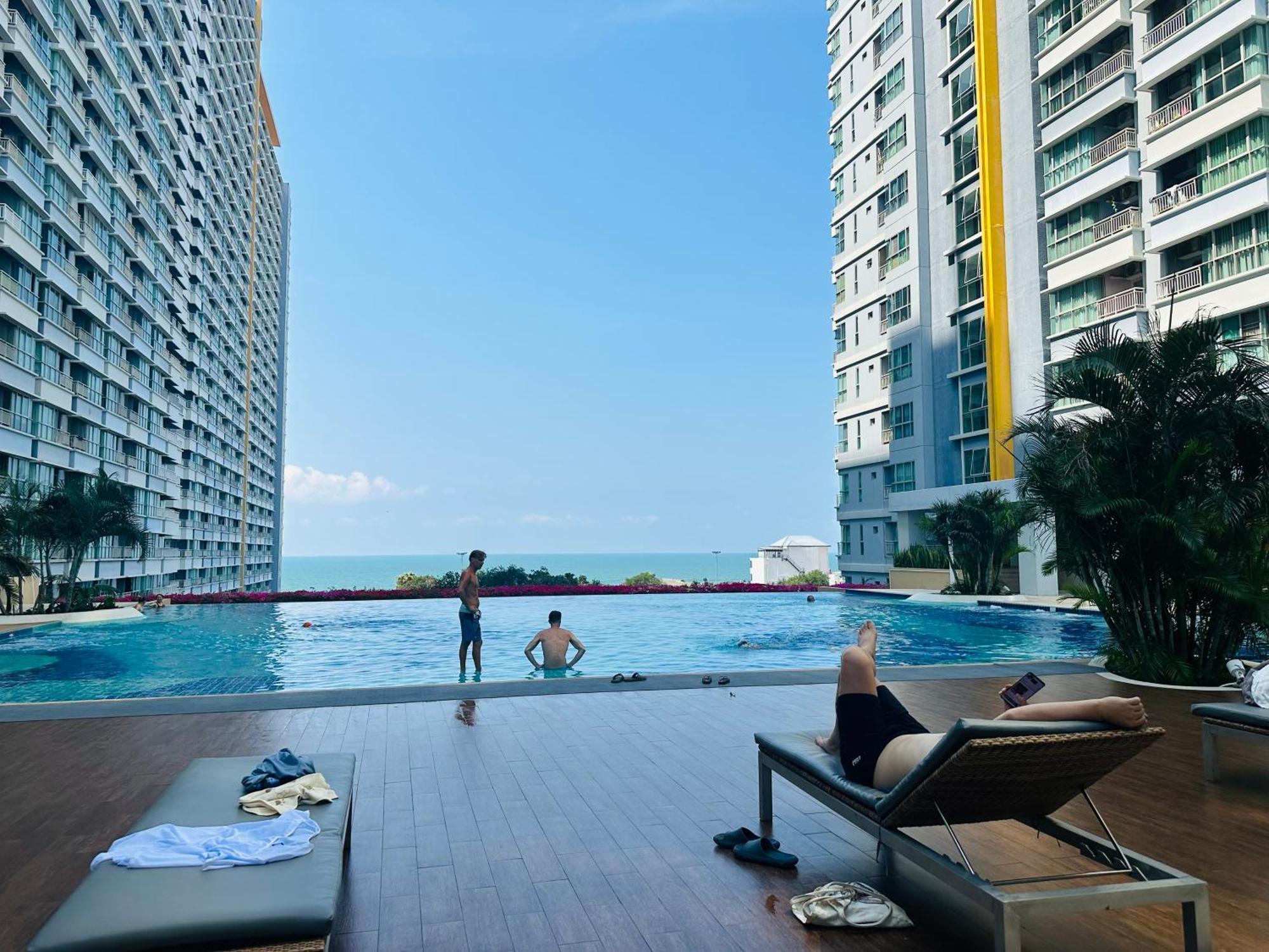 Seaview Beach Room Lumpini-Pool And Gym Face To Ocean Jomtien Beach Exterior foto