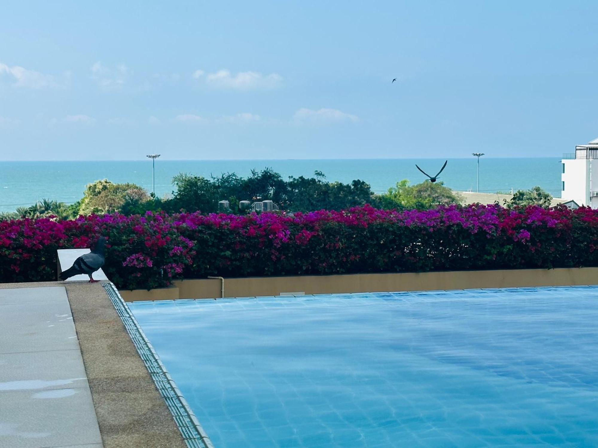 Seaview Beach Room Lumpini-Pool And Gym Face To Ocean Jomtien Beach Exterior foto