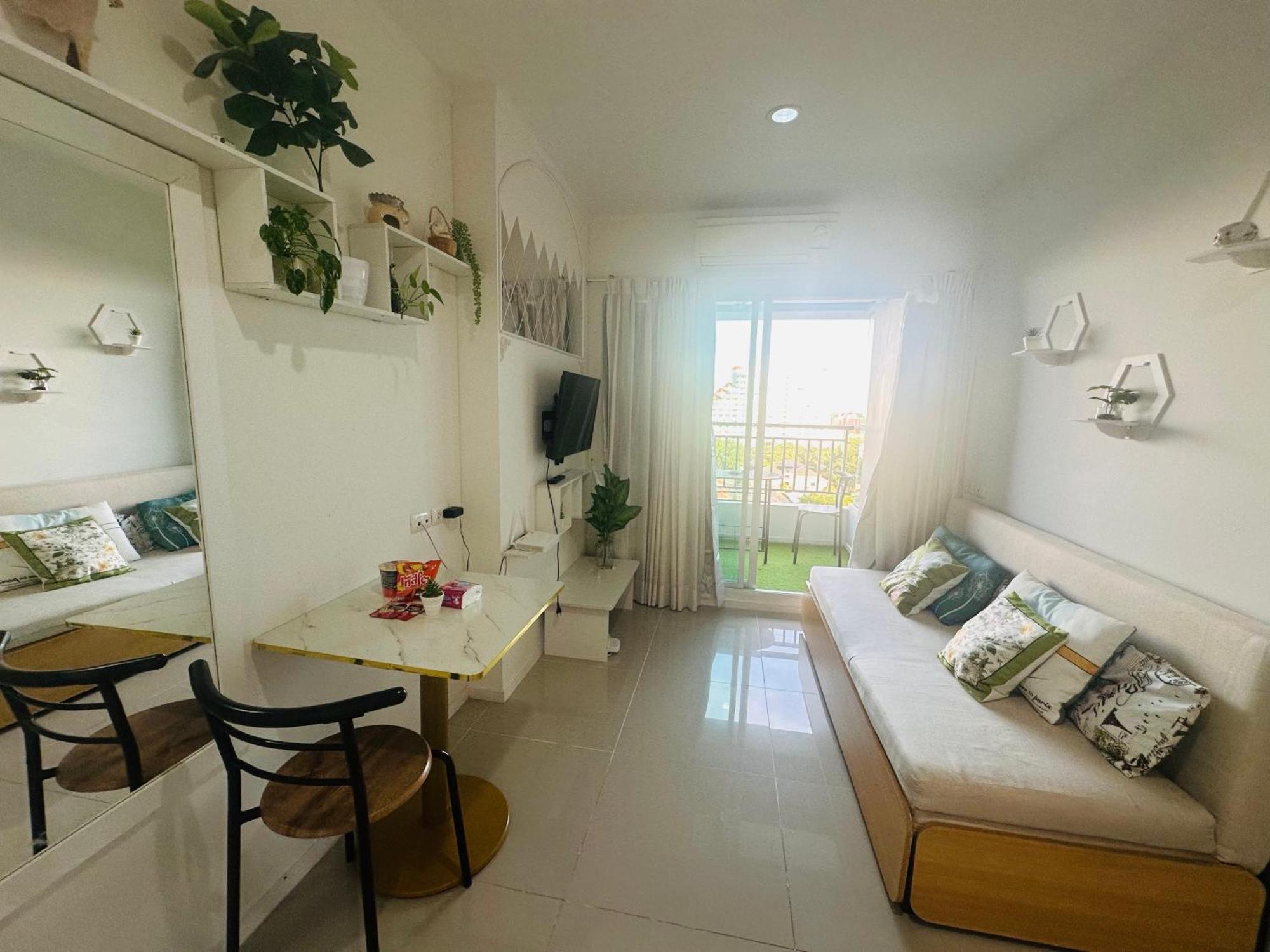 Seaview Beach Room Lumpini-Pool And Gym Face To Ocean Jomtien Beach Exterior foto